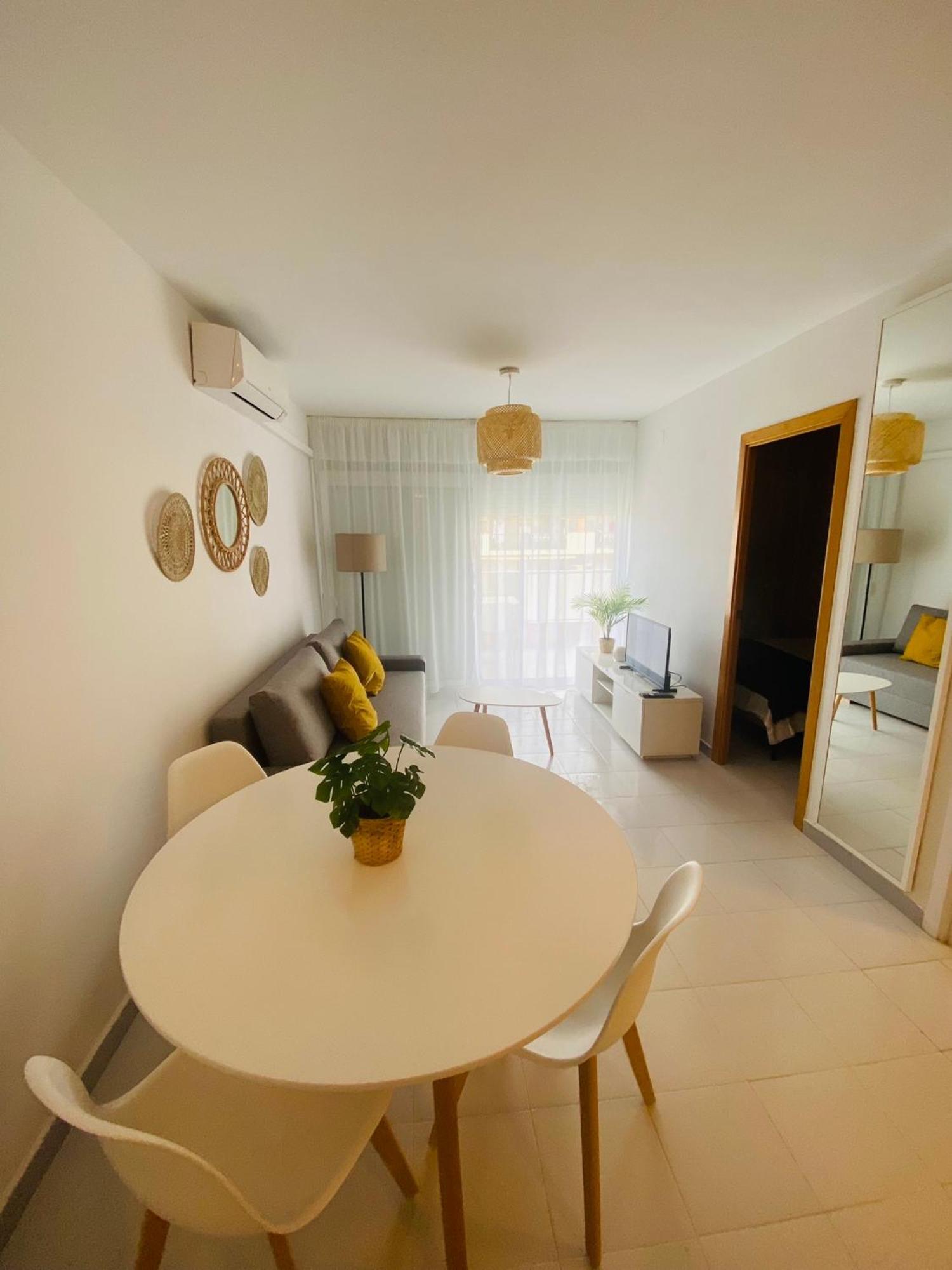 Aquario Rr18 Apartment La Pineda Ngoại thất bức ảnh