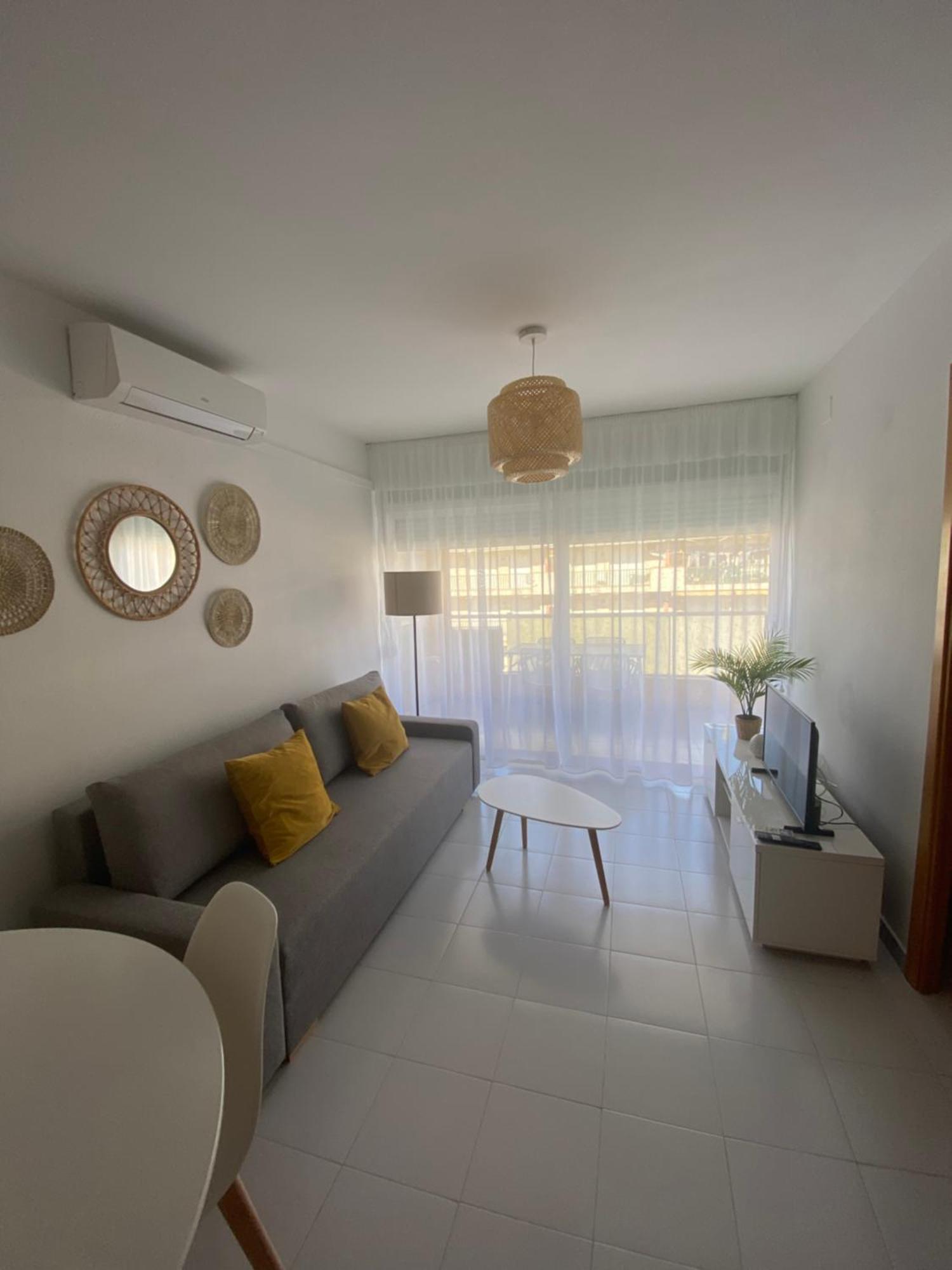Aquario Rr18 Apartment La Pineda Ngoại thất bức ảnh