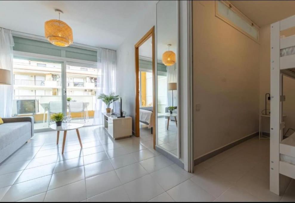 Aquario Rr18 Apartment La Pineda Ngoại thất bức ảnh