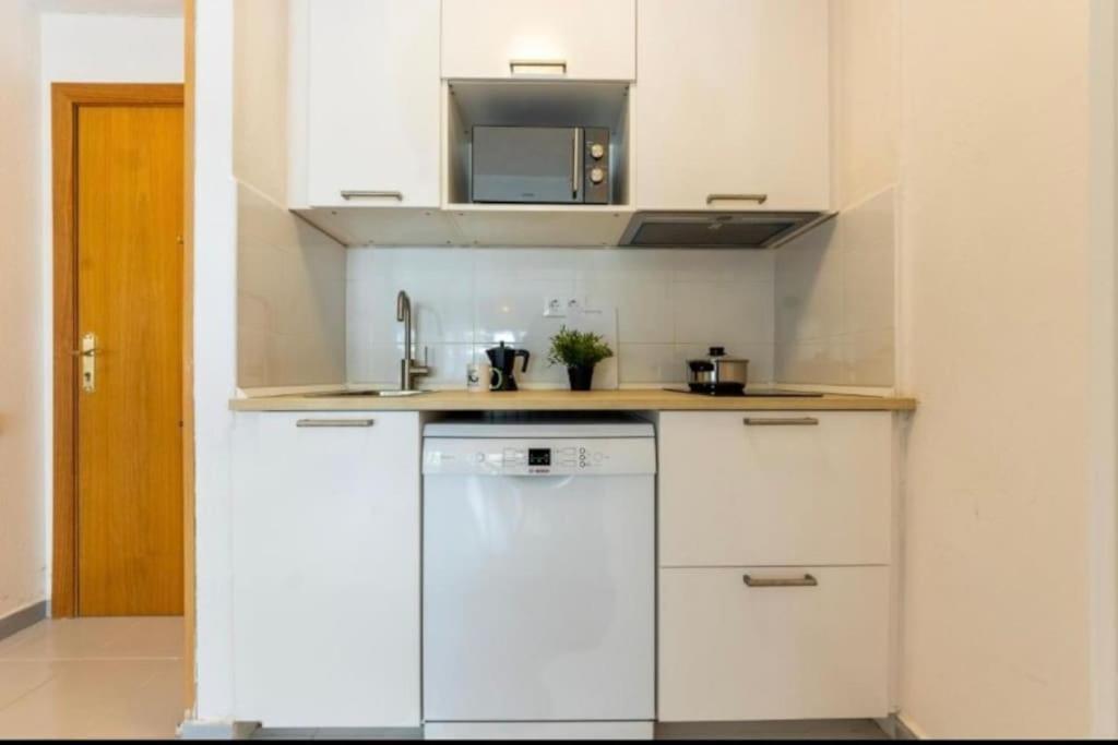 Aquario Rr18 Apartment La Pineda Ngoại thất bức ảnh
