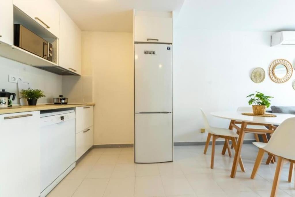 Aquario Rr18 Apartment La Pineda Ngoại thất bức ảnh