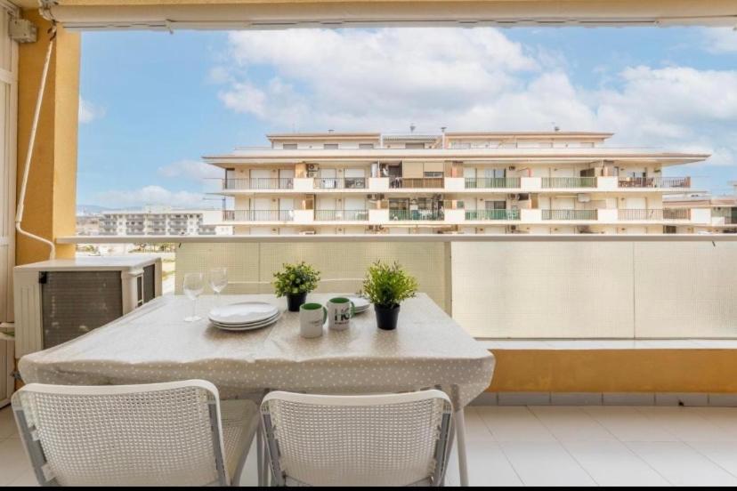 Aquario Rr18 Apartment La Pineda Ngoại thất bức ảnh